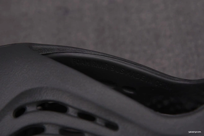 Yeezy HP8739 Adidas RNNR Onyx Foam 0718